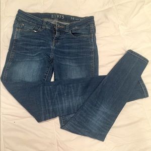 Zara Denim Mid Rise Skinny Jeans Size 4 US